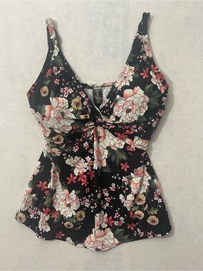 Sunsets Twist Underwire Tankini Top Sakura Fields Floral Print Size 34D